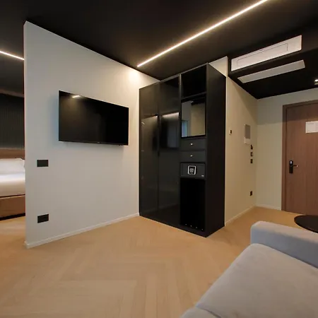 Namia By Dori Otel Bardolino
