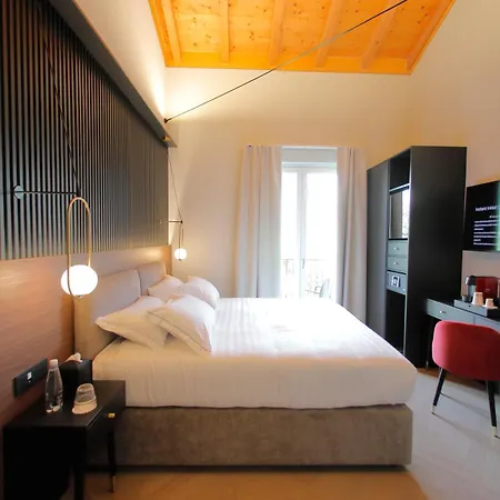 Namia By Dori Otel Bardolino